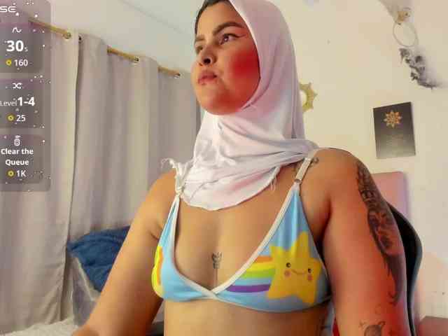 AishaAmin webcam