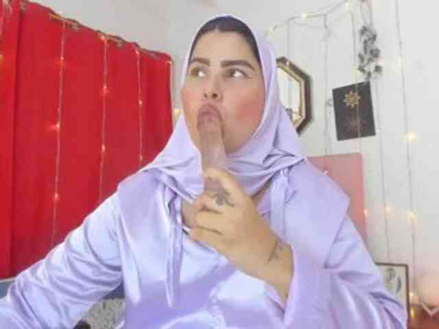 AishaAmin webcam