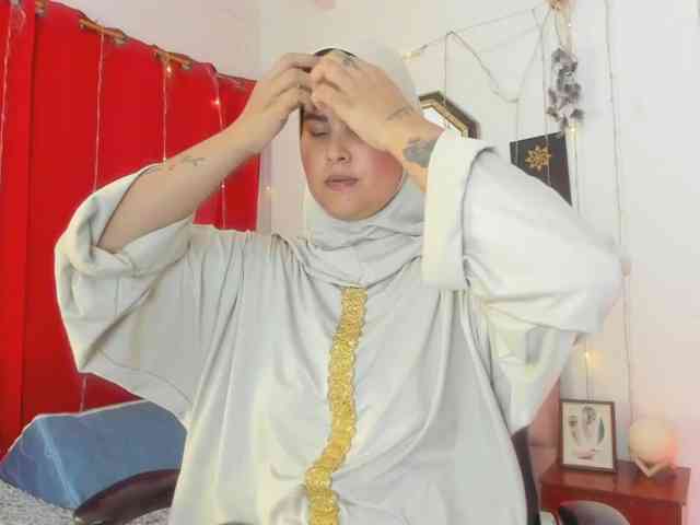 AishaAmin webcam