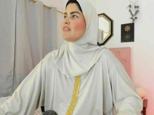 AishaAmin webcam