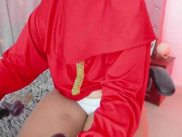 AishaAmin webcam