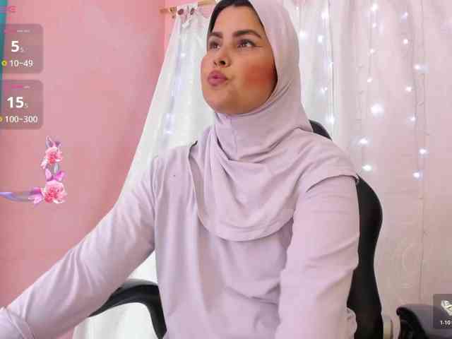 AishaAmin webcam