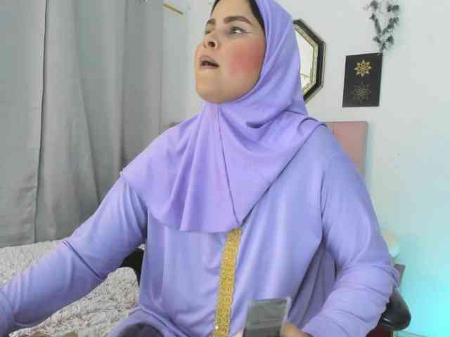 AishaAmin webcam