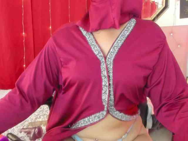 AishaAmin webcam