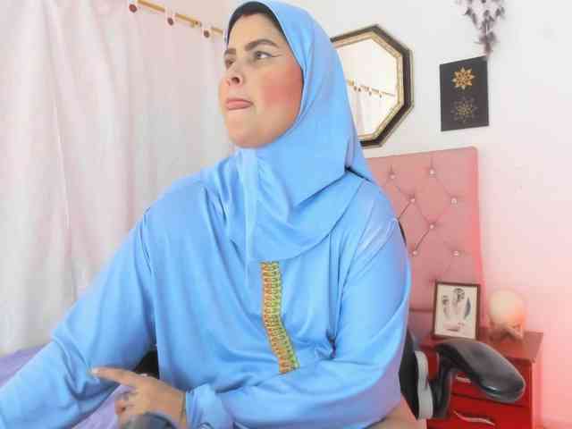 AishaAmin webcam