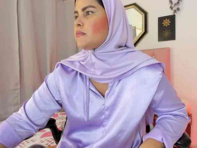 AishaAmin webcam