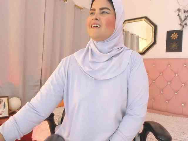AishaAmin webcam