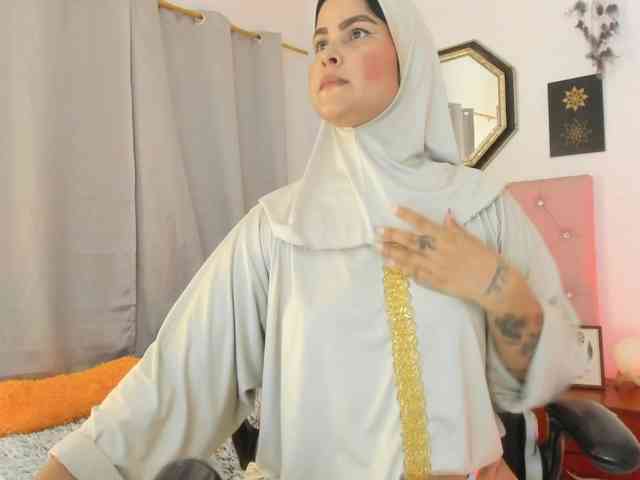 AishaAmin webcam
