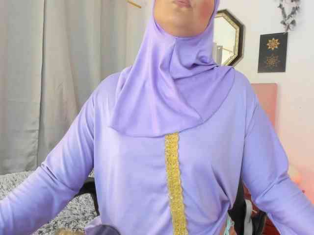 AishaAmin webcam