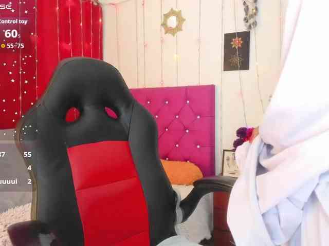 AishaAmin webcam
