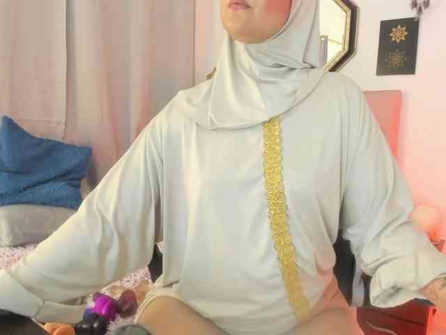 AishaAmin webcam