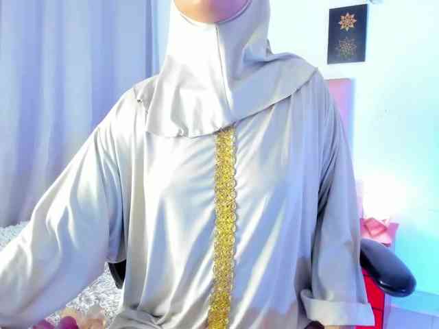 AishaAmin webcam