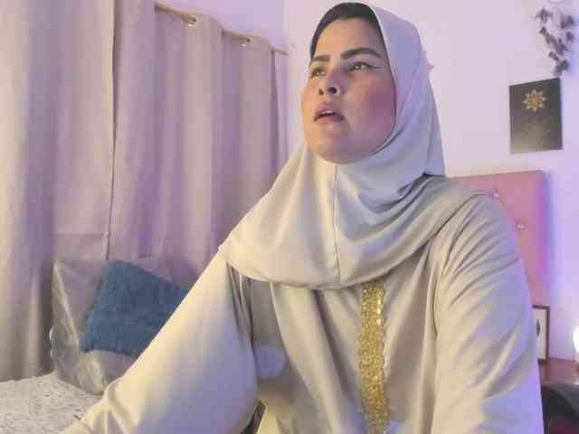 AishaAmin webcam