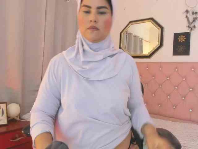 AishaAmin webcam