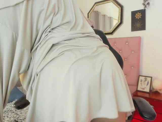 AishaAmin webcam