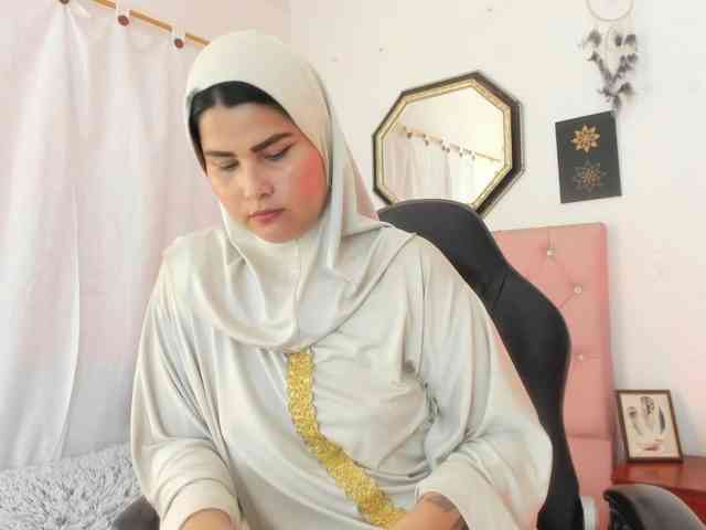 AishaAmin webcam