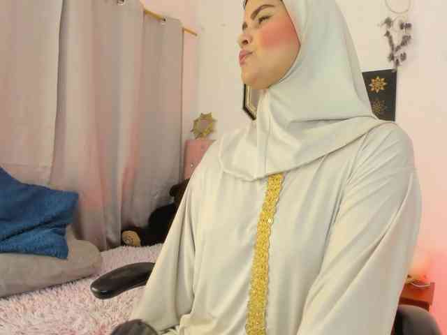 AishaAmin webcam