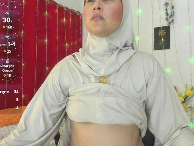 AishaAmin webcam