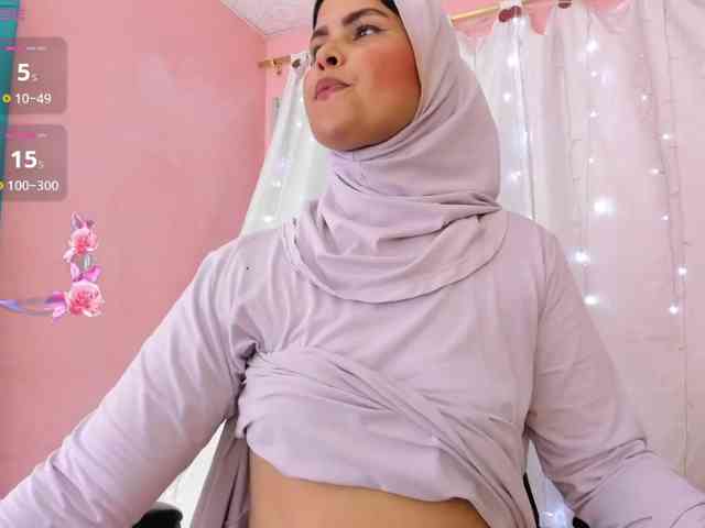 AishaAmin webcam