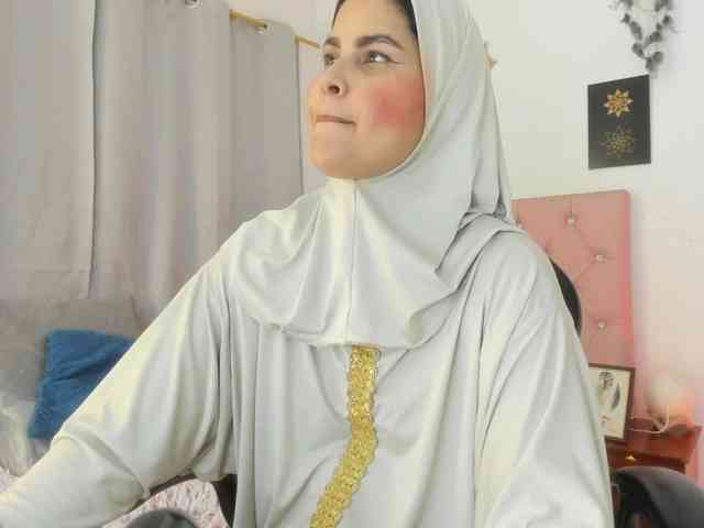 AishaAmin webcam