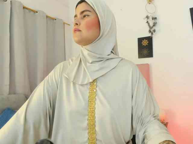 AishaAmin webcam