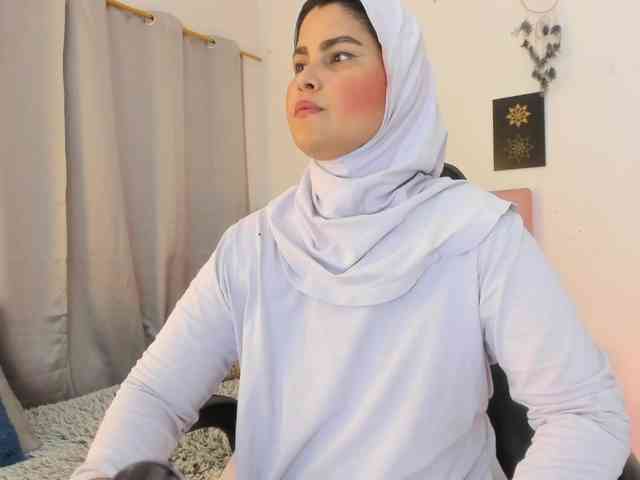 AishaAmin webcam