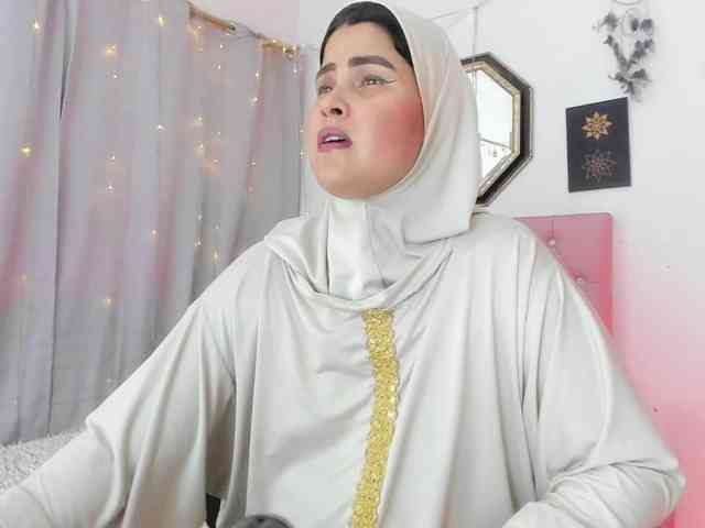 AishaAmin webcam