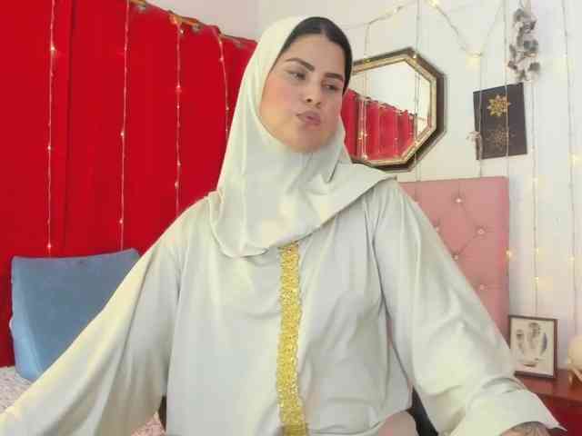 Model: AishaAmin