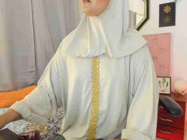AishaAmin webcam
