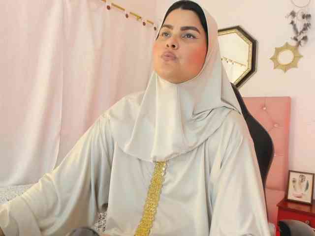 AishaAmin webcam