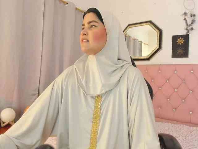 AishaAmin webcam