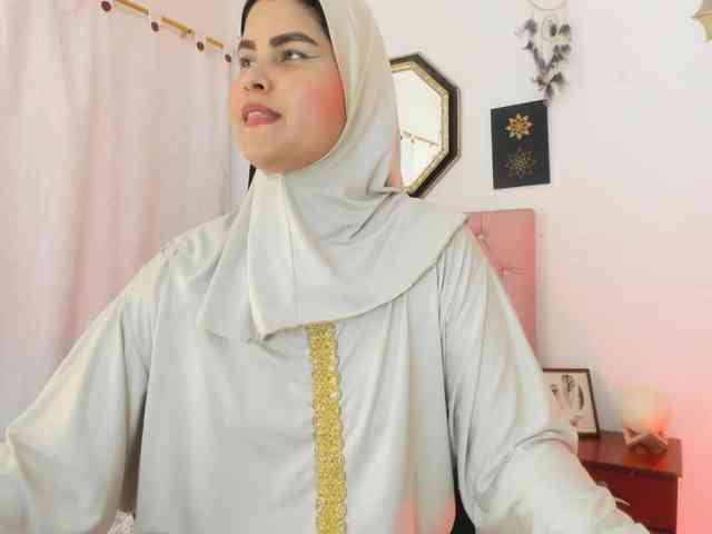AishaAmin webcam
