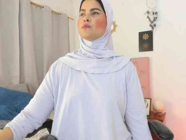 AishaAmin webcam