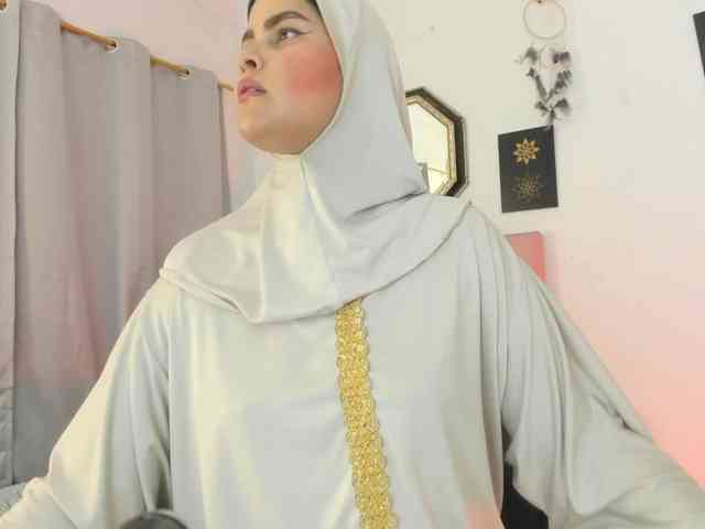 AishaAmin webcam
