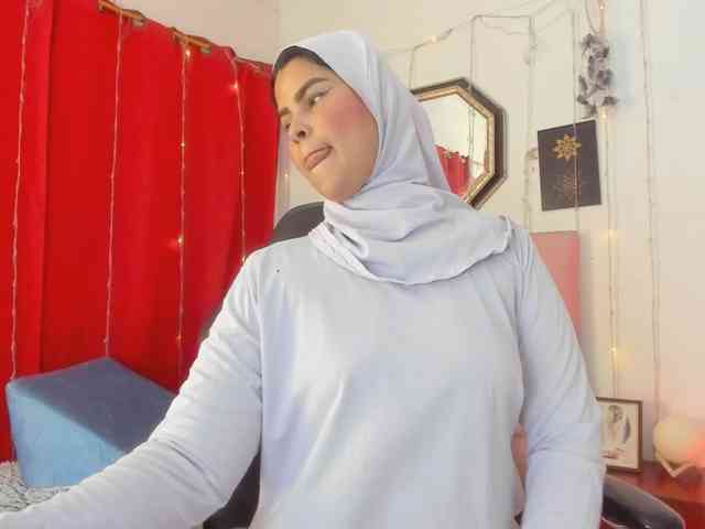 AishaAmin webcam