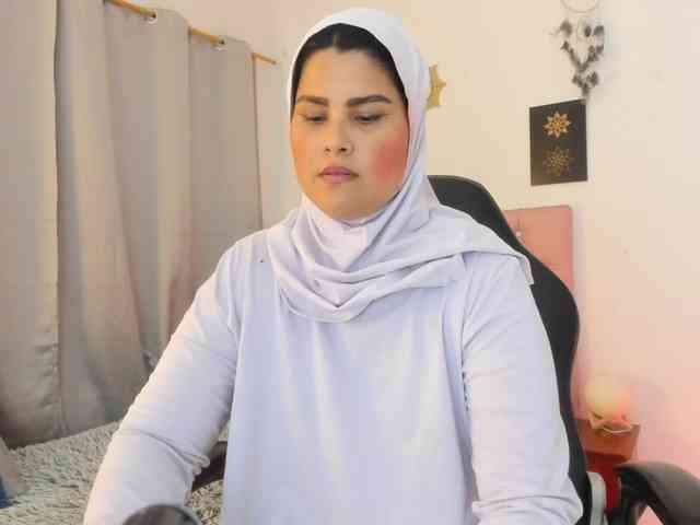 AishaAmin webcam