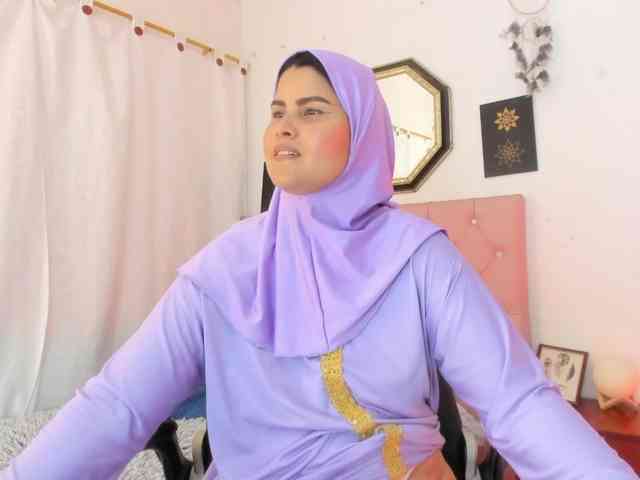 AishaAmin webcam