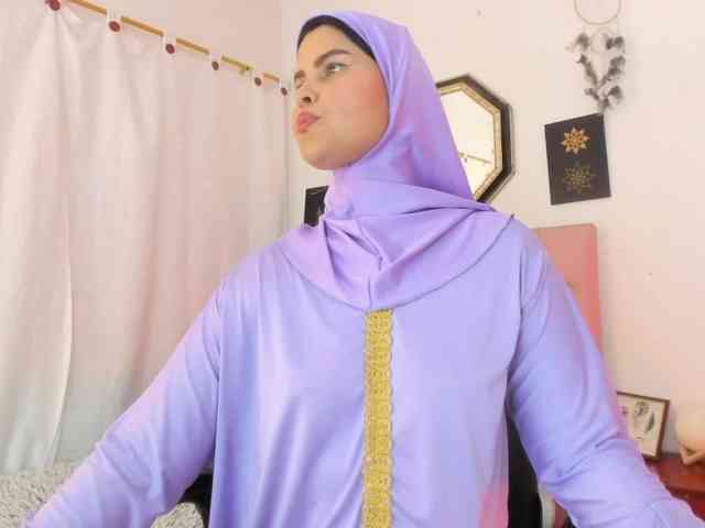 AishaAmin webcam