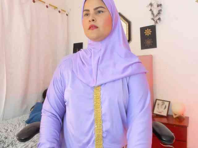AishaAmin webcam