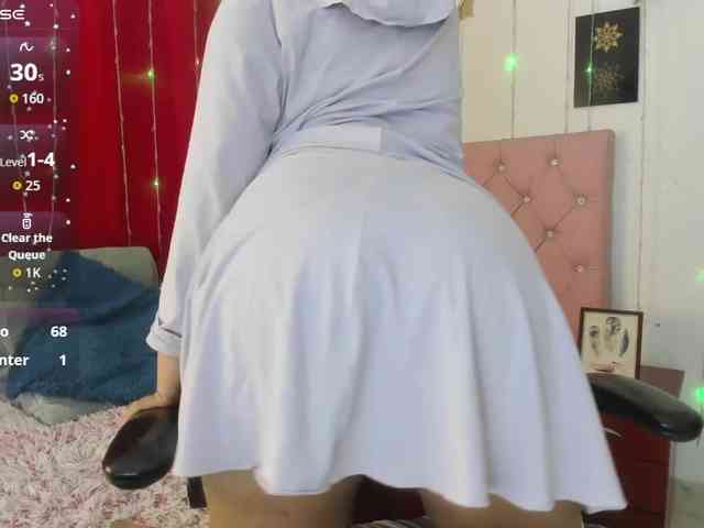 AishaAmin webcam