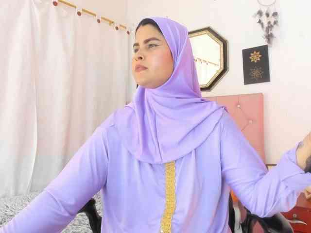 AishaAmin webcam