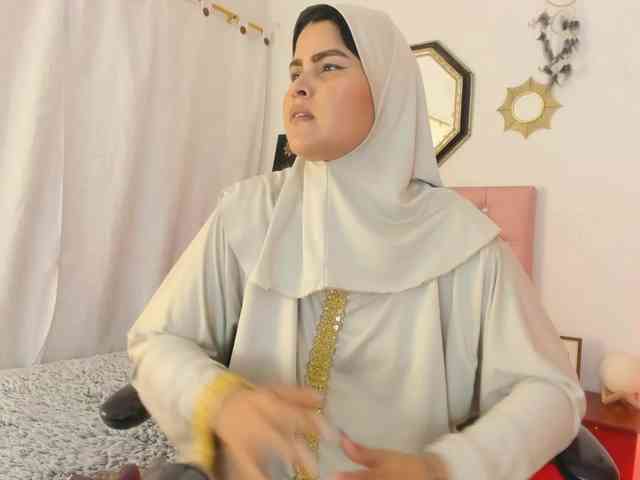 AishaAmin webcam