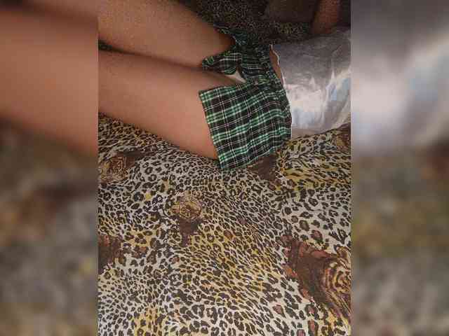 Alexakissmylove's cam show statistics and live stream