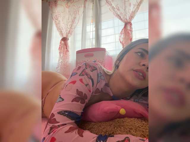 LunaBiely's BongaCams show and profile