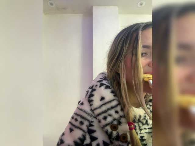 LunaBiely's BongaCams show and profile