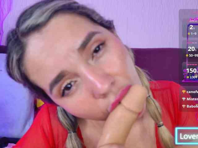 Lunabiely's cam show statistics and live stream