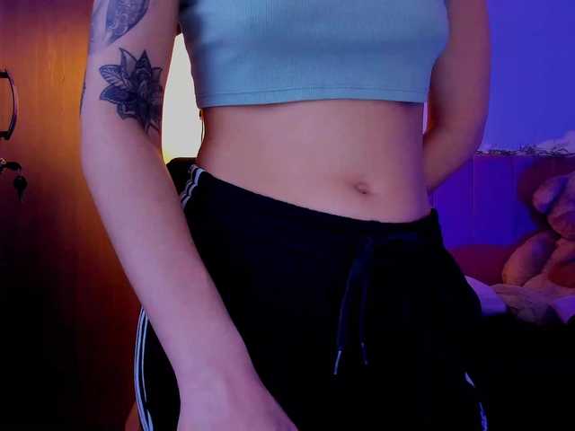 LauraR's BongaCams show and profile