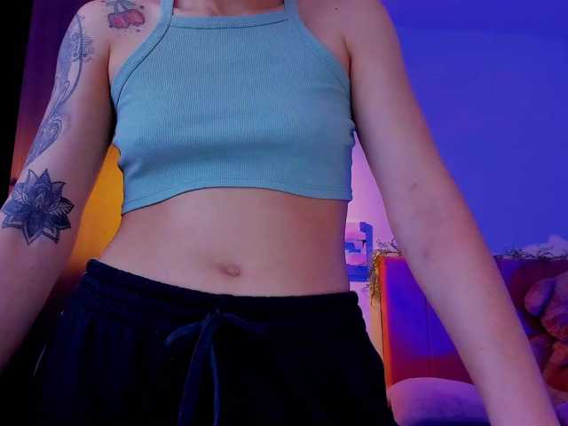 LauraR's BongaCams show and profile