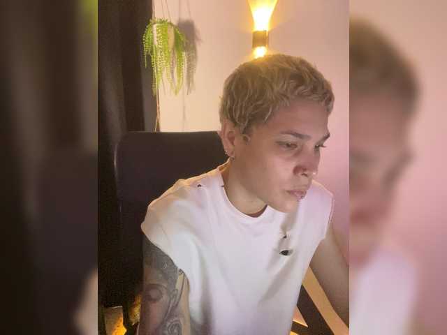 LauraR live cam on BongaCams