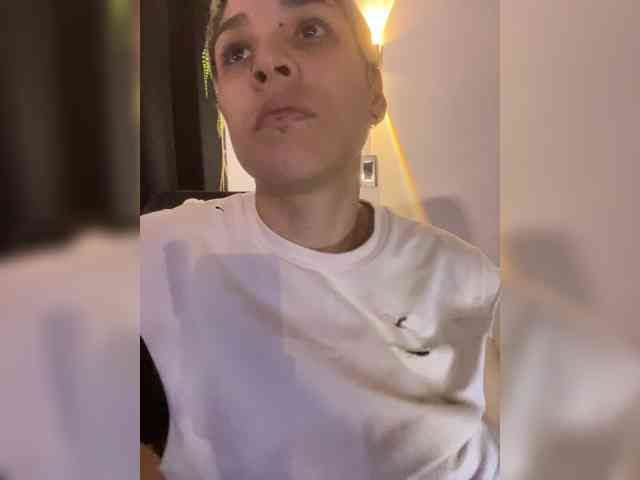 LauraR webcam